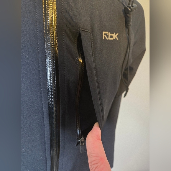 Reebok Running Walking Outdoor Pockets Lightweight Reflective Jacket Size L - Picture 7 of 10